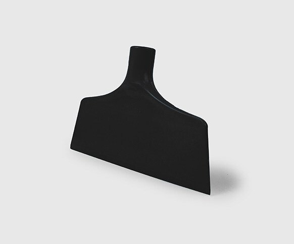 FLOOR SCRAPER PLASTIC BLACK 3CM (L) x 26CM(W) x 15.5CM (H)