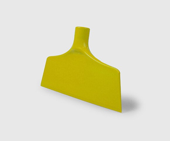 FLOOR SCRAPER PLASTIC YELLOW 3CM (L) x 26CM(W) x 15.5CM (H)