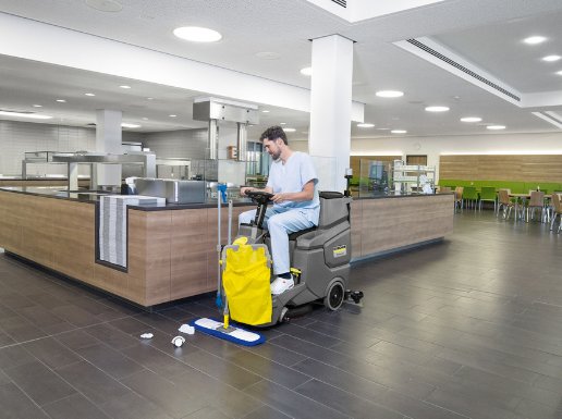 KARCHER BATTERY OPERATED SCRUBBER DRYER BD 50/70 R BP